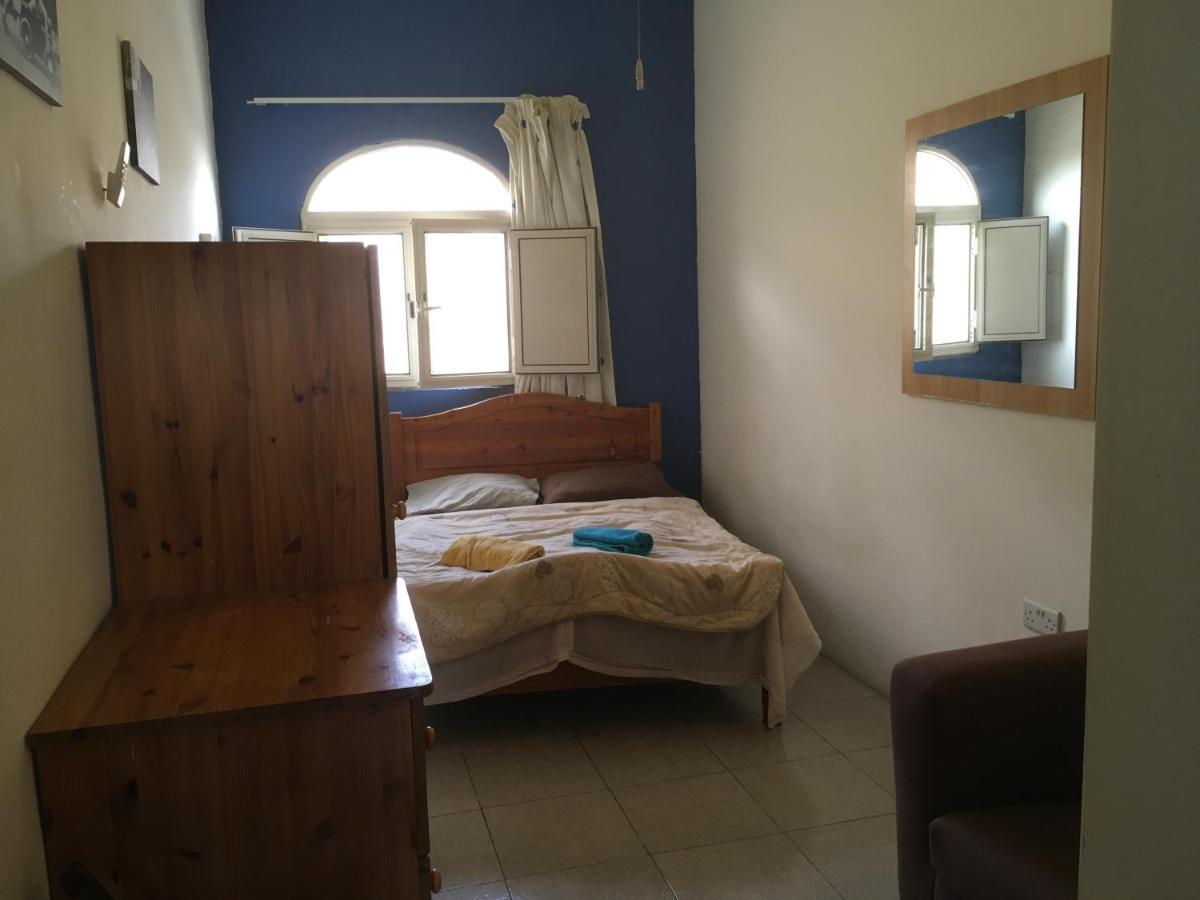 Butts Inn Annex Dormitory Hostel Ghajn il-Kbira  Exterior foto
